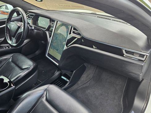 Used 2016 Tesla Model S 70D image 28