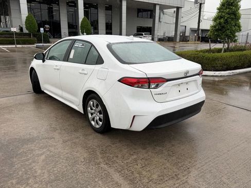 Used 2025 Toyota Corolla LE image 7