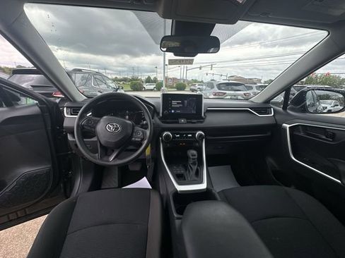 Used 2023 Toyota RAV4 LE AWD/4WD image 23