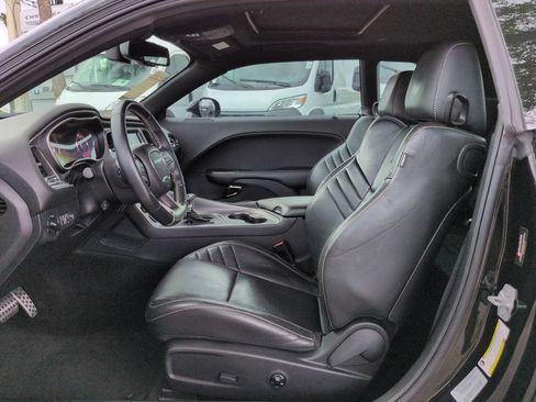 Used 2016 Dodge Challenger SRT Hellcat RWD image 15