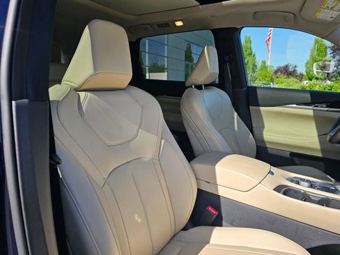 Used 2025 INFINITI QX60 Pure w/ Cargo Package AWD/4WD image 12