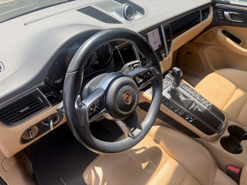 Used 2017 Porsche Macan S AWD/4WD image 4