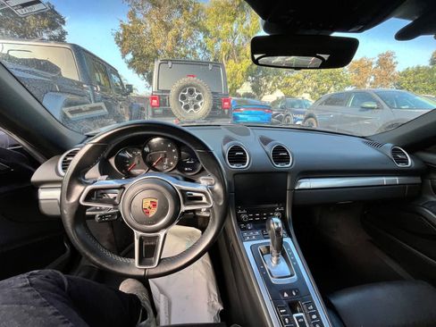 Used 2019 Porsche 718 Boxster image 7