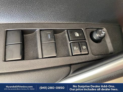 Used 2024 Toyota Corolla Cross LE w/ Moonroof Package FWD image 22