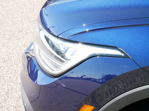 Certified 2024 Volkswagen Tiguan SE w/ Panoramic Sunroof Package image 16