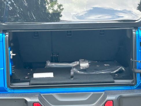 New 2024 Jeep Wrangler Sahara image 27