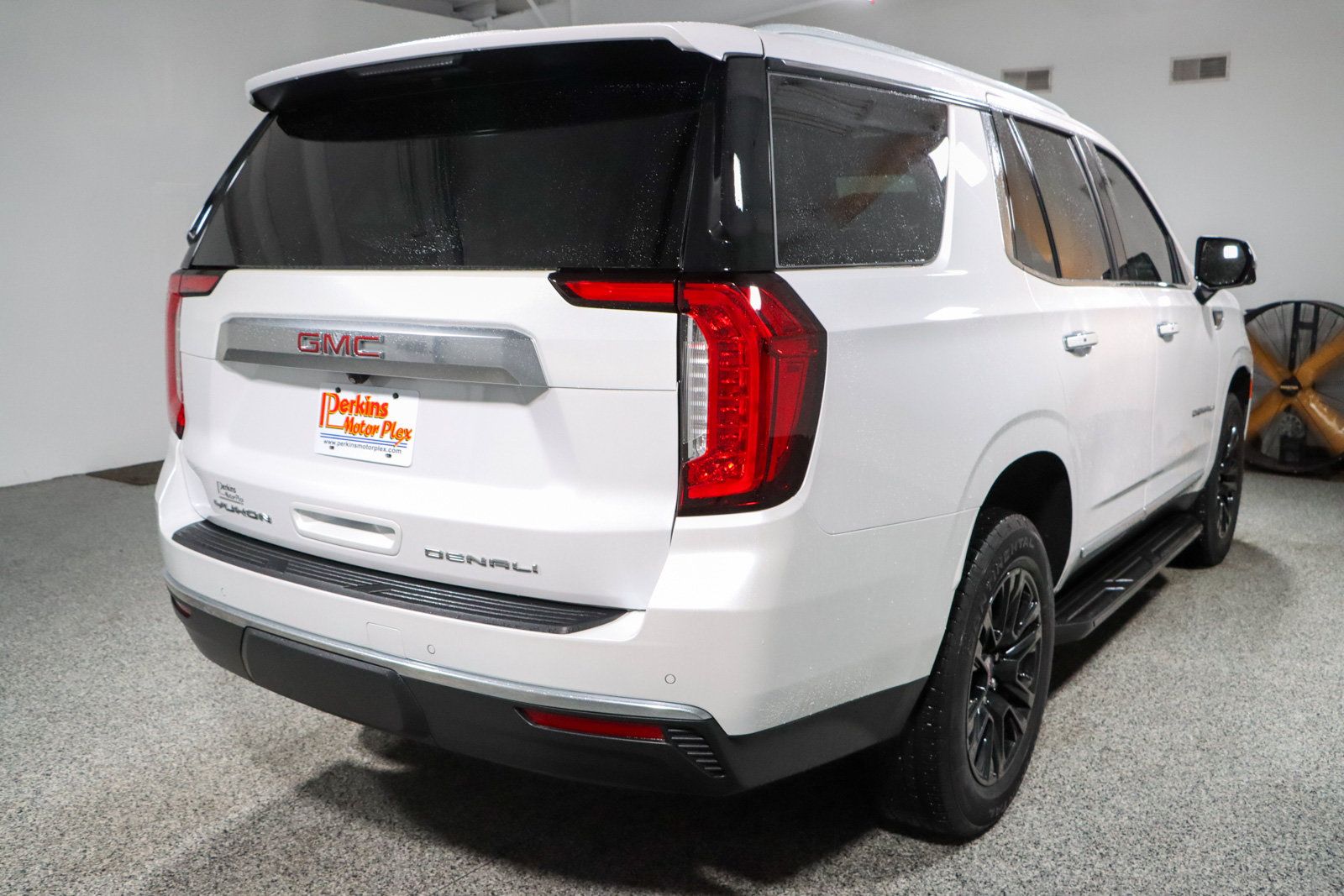 Used 2023 GMC Yukon Denali AWD/4WD image 7