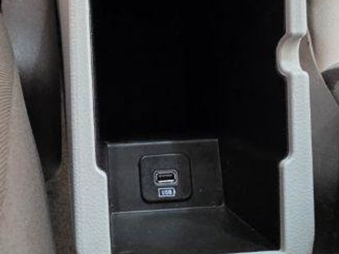 Used 2016 Jeep Renegade Latitude FWD image 21