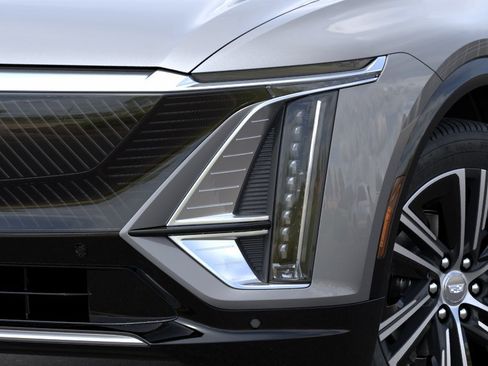 New 2027 Cadillac Lyriq Luxury AWD/4WD image 11