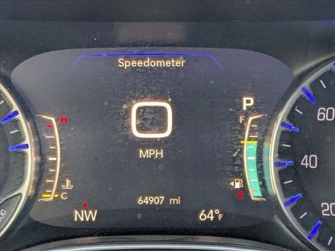 Used 2018 Chrysler Pacifica Touring-L Plus w/ S Appearance Package image 10