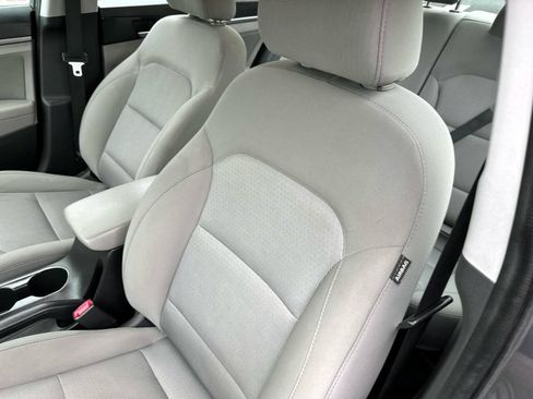 Used 2018 Hyundai Elantra SEL FWD image 13