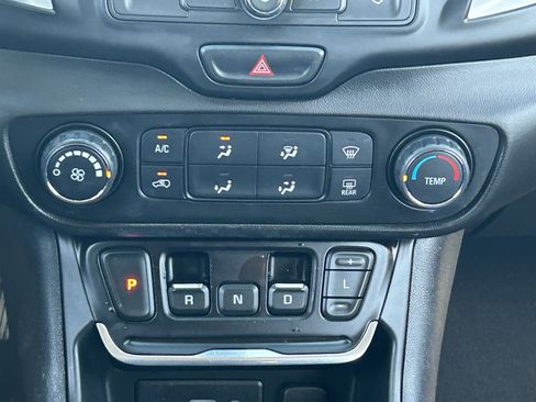 Certified 2021 GMC Terrain SLE w/ Elevation Edition FWD image 21
