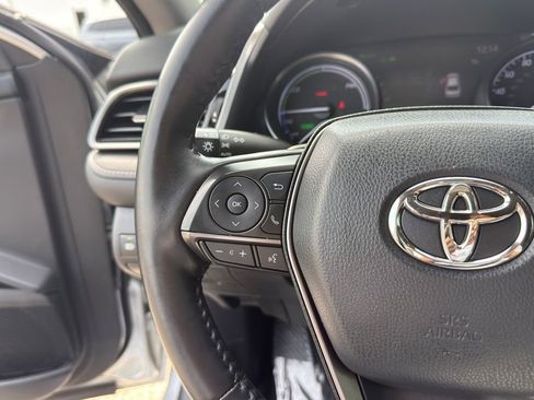 Used 2021 Toyota Camry XSE w/ Cold Weather Package FWD image 19
