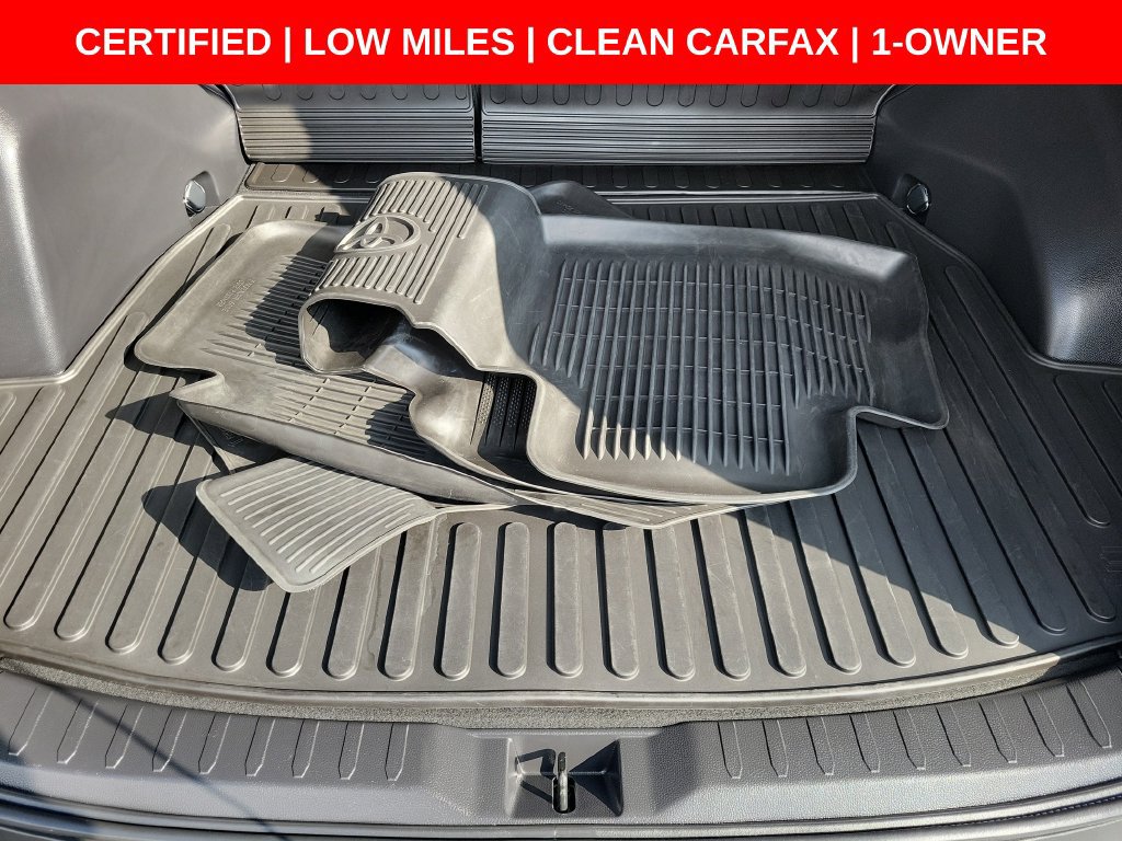 Used 2022 Toyota RAV4 LE AWD/4WD image 11