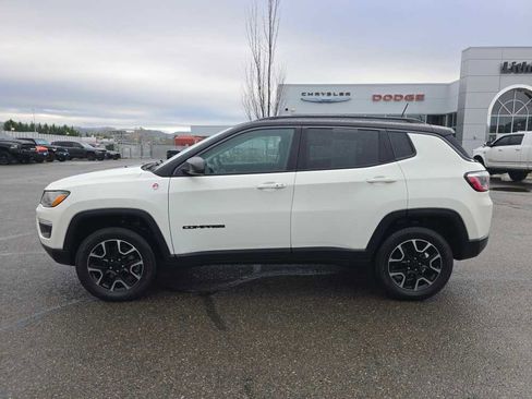Used 2021 Jeep Compass Trailhawk image 2
