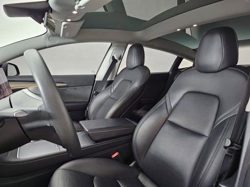 Used 2022 Tesla Model 3 Performance image 9