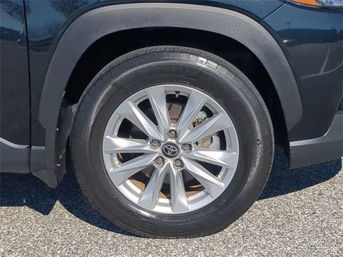 Certified 2024 Toyota Corolla Cross LE image 11