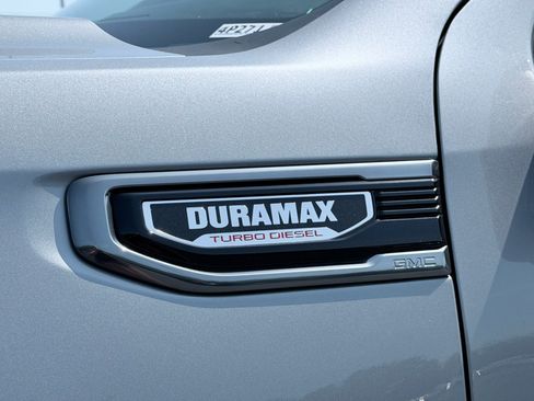 Used 2025 GMC Sierra 1500 AT4 w/ AT4 Premium Package AWD/4WD image 9
