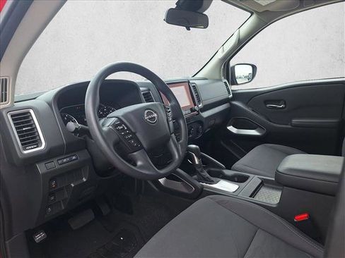 Used 2024 Nissan Frontier SV w/ Technology Package image 9