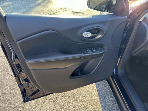 Used 2014 Jeep Cherokee Limited image 11