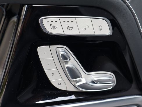 Used 2025 Mercedes-Benz G 550 image 12