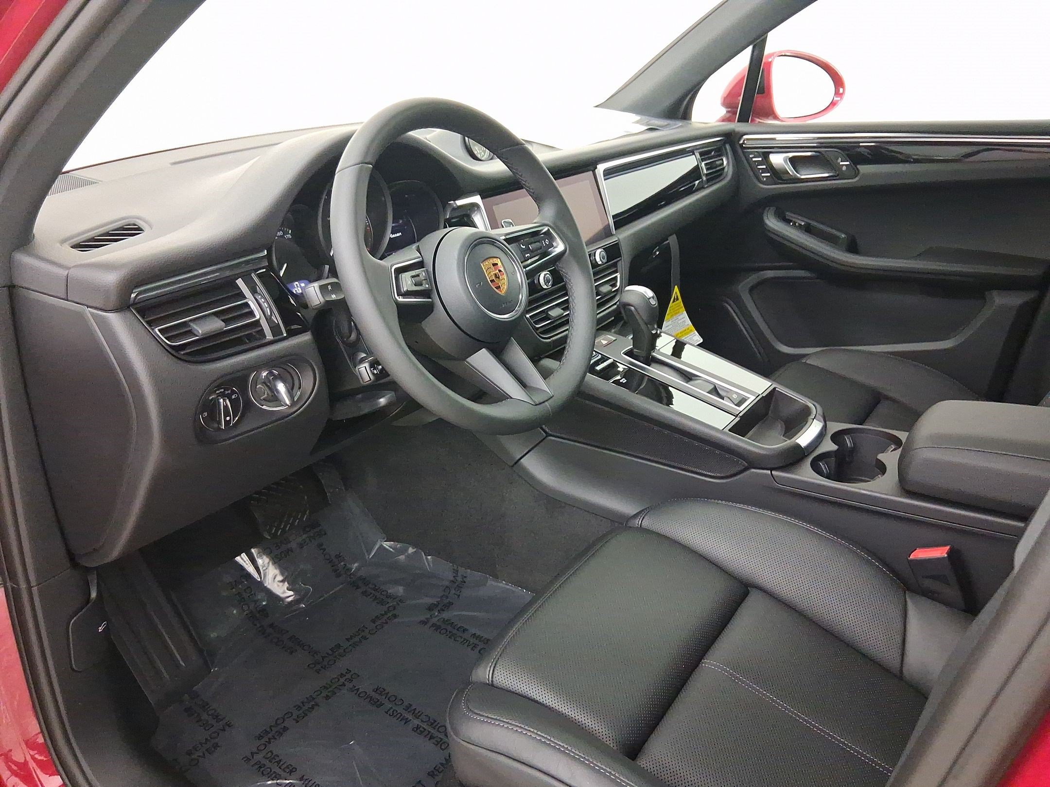 Used 2026 Porsche Macan AWD/4WD image 4