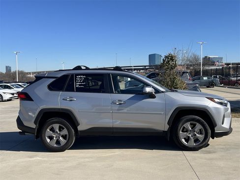 Used 2024 Toyota RAV4 XLE image 3