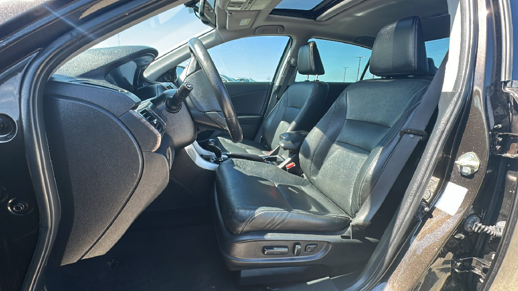Used 2022 Honda Accord Sport image 4