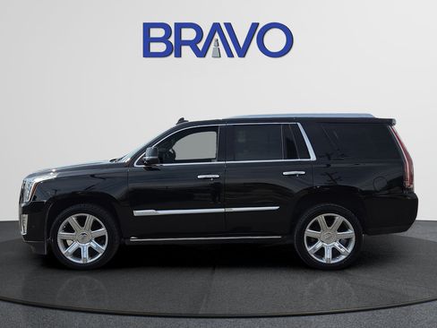 Used 2020 Cadillac Escalade Premium Luxury AWD/4WD image 2