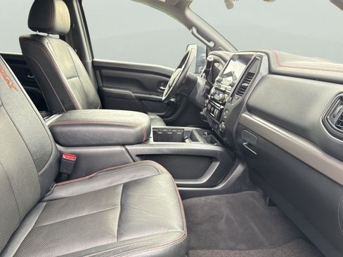 Used 2021 Nissan Titan PRO-4X w/ Pro-4x Convenience Package image 23