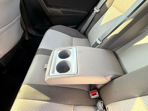 Used 2019 Toyota Corolla LE image 24