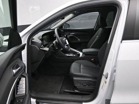 Certified 2025 Audi Q5 Premium w/ Convenience Package AWD/4WD image 9