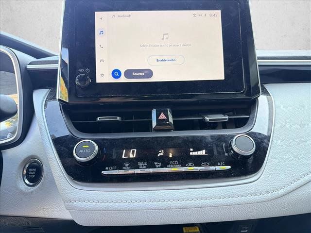 Used 2025 Toyota Corolla SE w/ SE Package FWD image 18