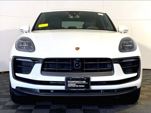 Certified 2026 Porsche Macan AWD/4WD image 10