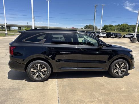 Certified 2023 Kia Sorento EX w/ Panoramic Sunroof Package FWD image 14