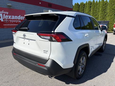 Used 2025 Toyota RAV4 XLE w/ Convenience Package AWD/4WD image 3