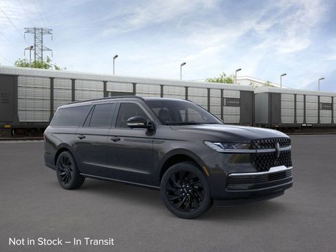 New 2026 Lincoln Navigator L Reserve image 7