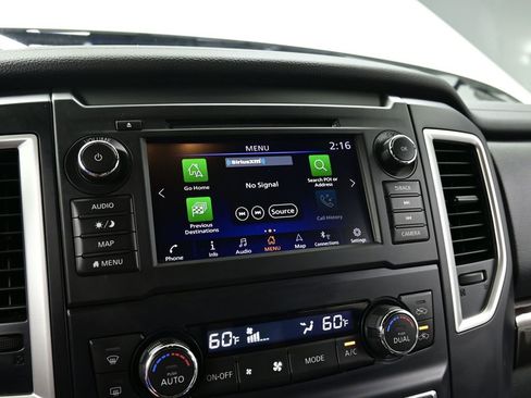 Used 2019 Nissan Titan SV w/ SV Convenience Package image 8