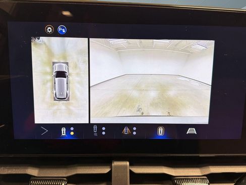 Used 2026 Chevrolet Equinox ACTIV w/ Convenience Package III FWD image 24