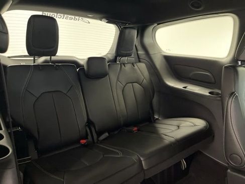 New 2026 Chrysler Pacifica Select AWD/4WD image 30