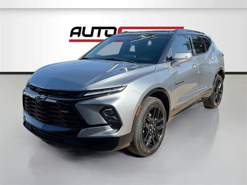 Used 2024 Chevrolet Blazer RS w/ Driver Confidence II Package image 3