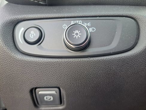 Used 2022 Chevrolet Blazer LT FWD image 24