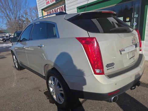 Used 2014 Cadillac SRX Luxury w/ Driver Assist Package FWD image 3
