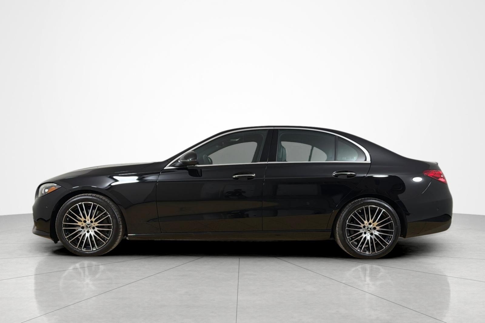 Used 2026 Mercedes-Benz C 300 Sedan image 2
