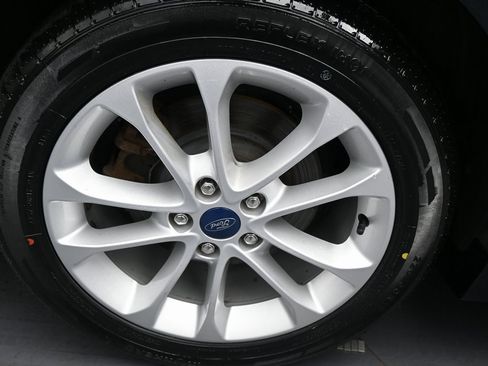 Used 2020 Ford Fusion SE image 36