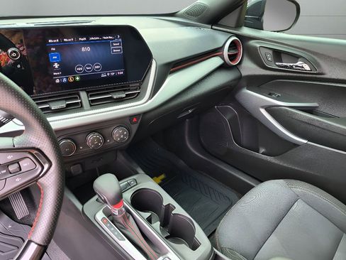 Used 2024 Chevrolet Trax RS w/ Driver Confidence Package image 16