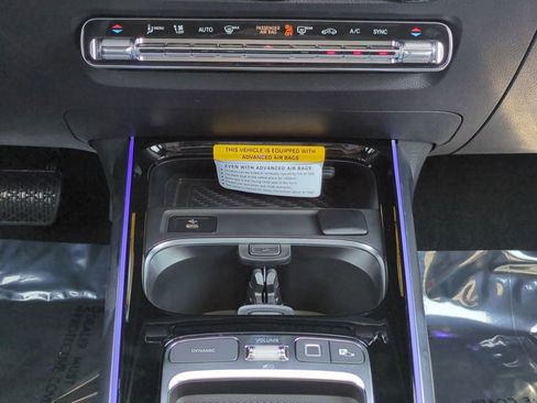 Used 2026 Mercedes-Benz GLB 250 4MATIC image 19