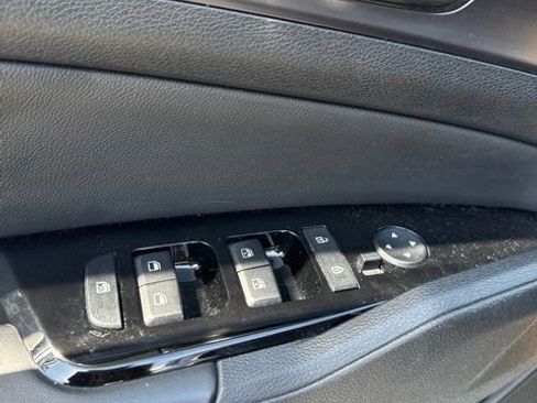 Used 2024 Kia Sportage EX FWD image 13