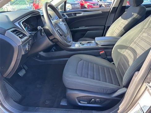 Used 2020 Ford Fusion SE image 5