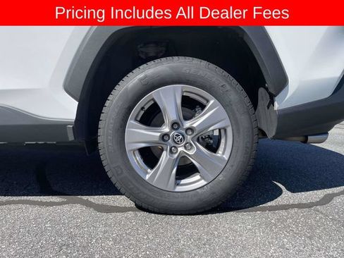 Used 2025 Toyota RAV4 XLE AWD/4WD image 9